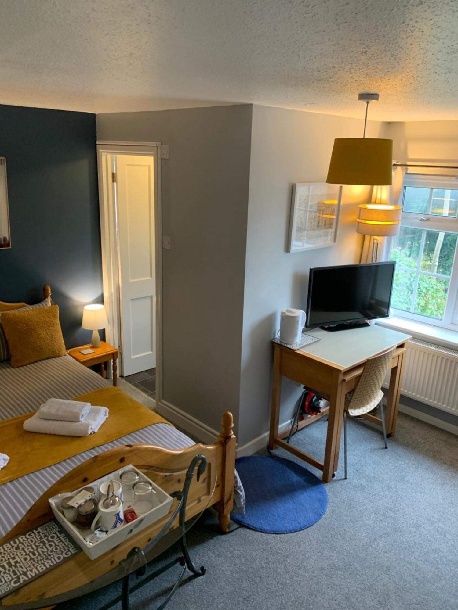 The Holly Tree Bed & Breakfast Cambridge  Exterior photo